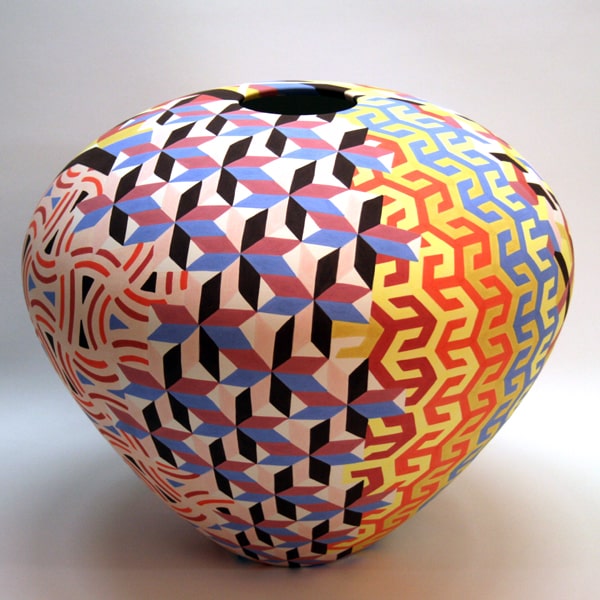 ELOISA GOBBO Oval, 2021, ceramic, 45 x 45 x 35 cm