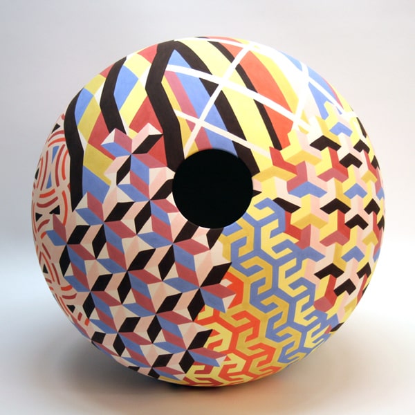 ELOISA GOBBO Oval, 2021, ceramic, 45 x 45 x 35 cm