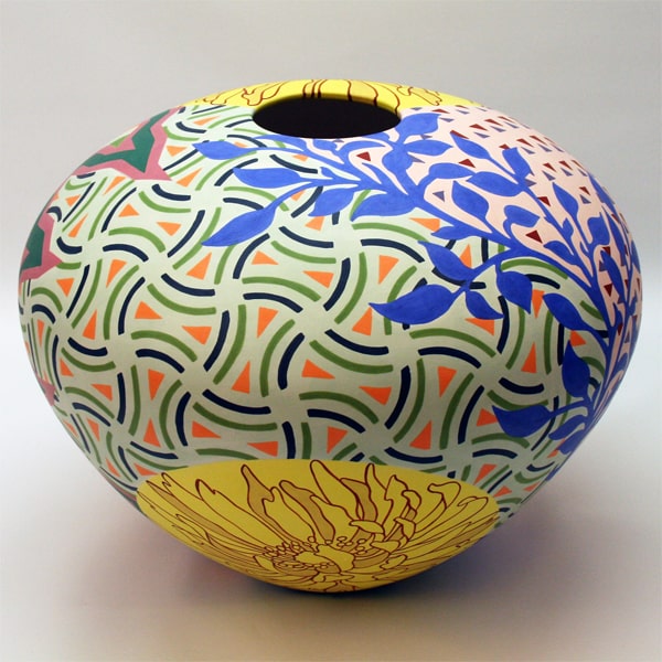 ELOISA GOBBO Oval, 2021, ceramic, 45 x 45 x 35 cm