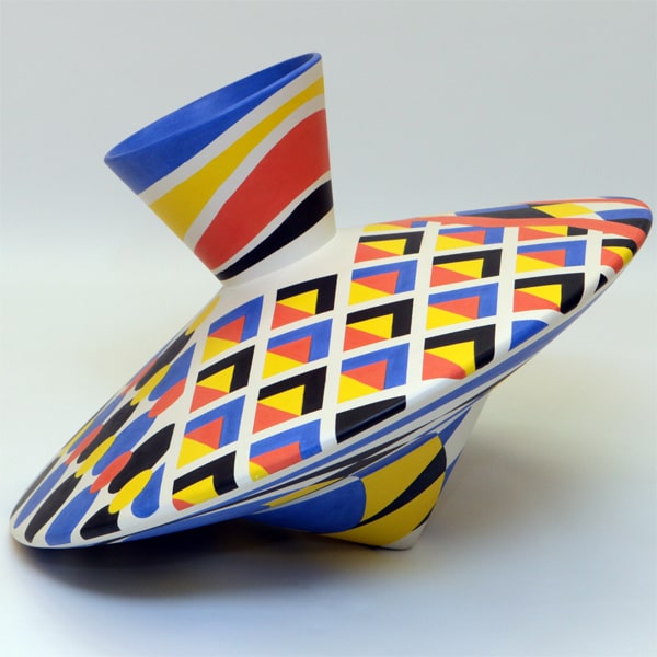 ELOISA GOBBO Spin vase, 2021, ceramic 45 x 45 x 35 cm